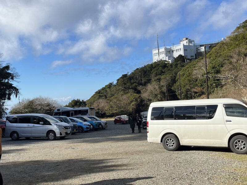 鋸山山頂の駐車場