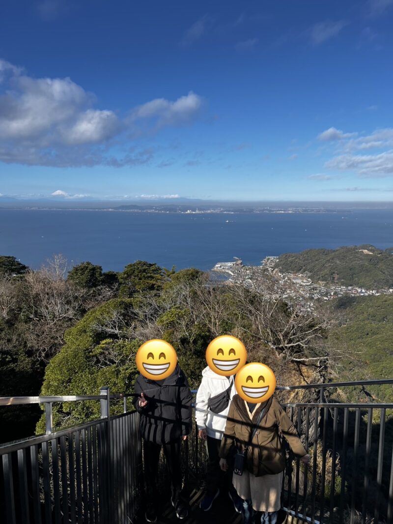 地獄のぞきで記念撮影